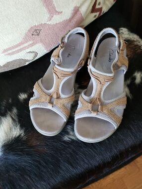 Clarks Women's Tan & Light Gray Leather Mesh Sandals